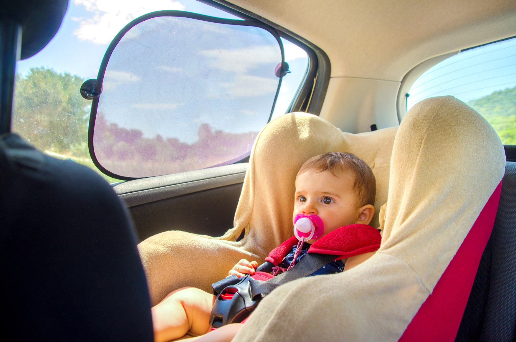 Car Window Shade 2 Pack 44x36cm Cling Sunshade for Car Windows Sun Glare UV  Rays Protection for Child Baby Side Window Sun Shade