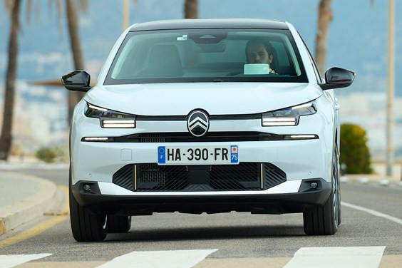Citroën C4X Saloon (22 on) specifications data
