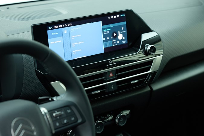 Citroen C4 X (2025) infotainment