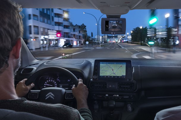 2018 Citroen Berlingo van - cab interior
