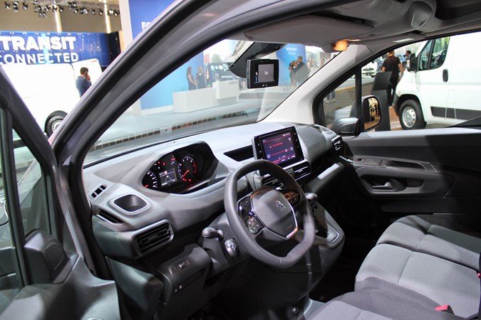 Peugeot Partner: imágenes oficiales, información, detalles técnicos y dimensiones de la nueva furgoneta pequeña