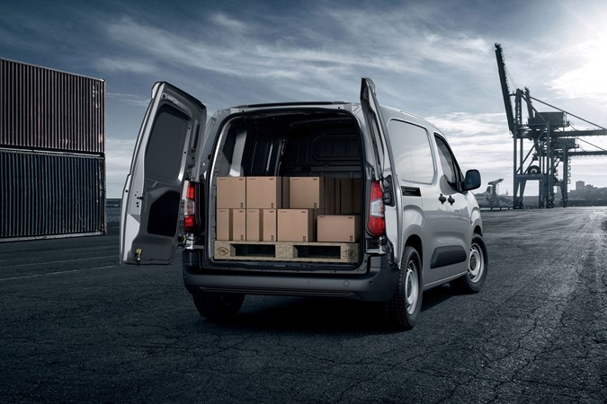2018 Peugeot Partner van - load area loaded