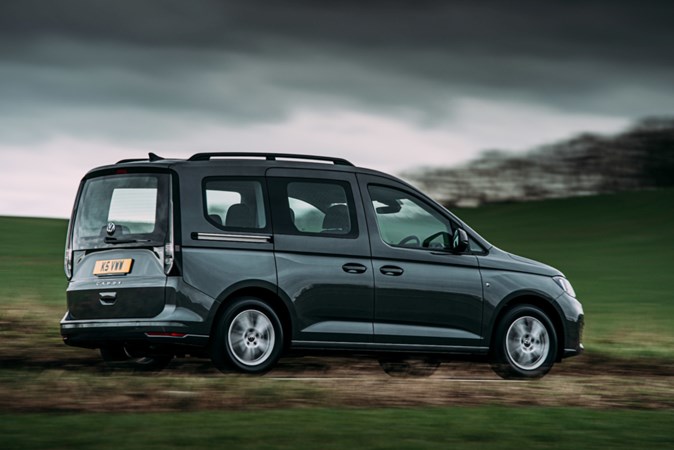 VW Caddy moving rear