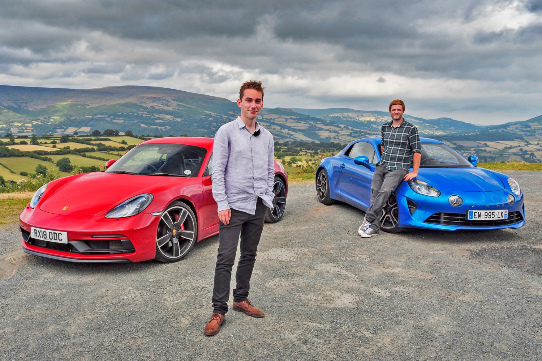 Porsche Cayman vs Alpine A110 Parkers