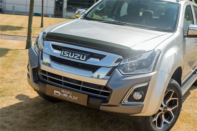 Isuzu D-Max Utah Luxe - bonnet protector and front bumper guard