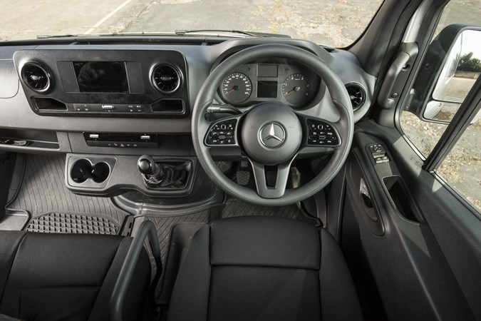 VW Crafter vs Mercedes Sprinter - Sprinter steering wheel