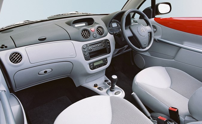 2003 Citroen Pluriel dashboard