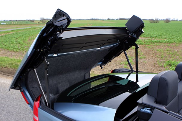 Volkswagen Eos roof folding
