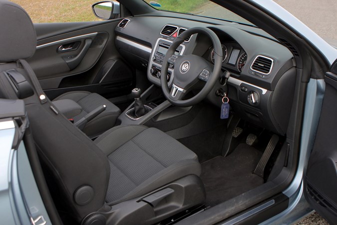Volkswagen Eos interior - 2011 facelift, black fabric