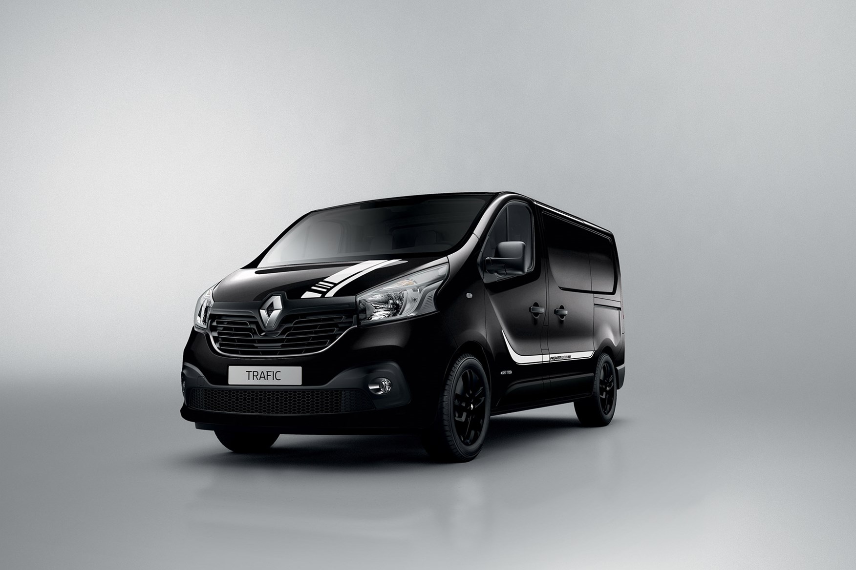 New Renault Trafic Black Edition