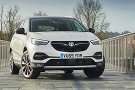 2020 Vauxhall Grandland X hybrid front view