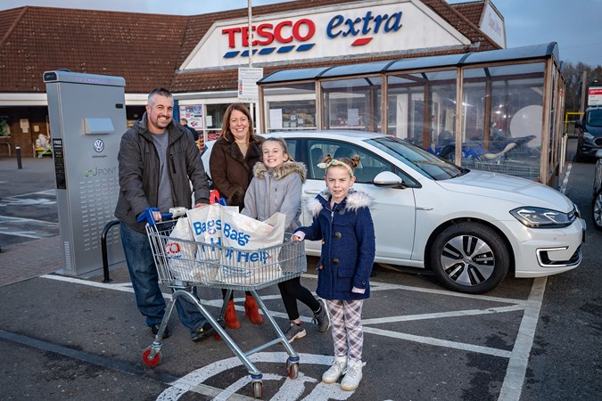 Northampton shoppers with e-Golf at Tesco charging point