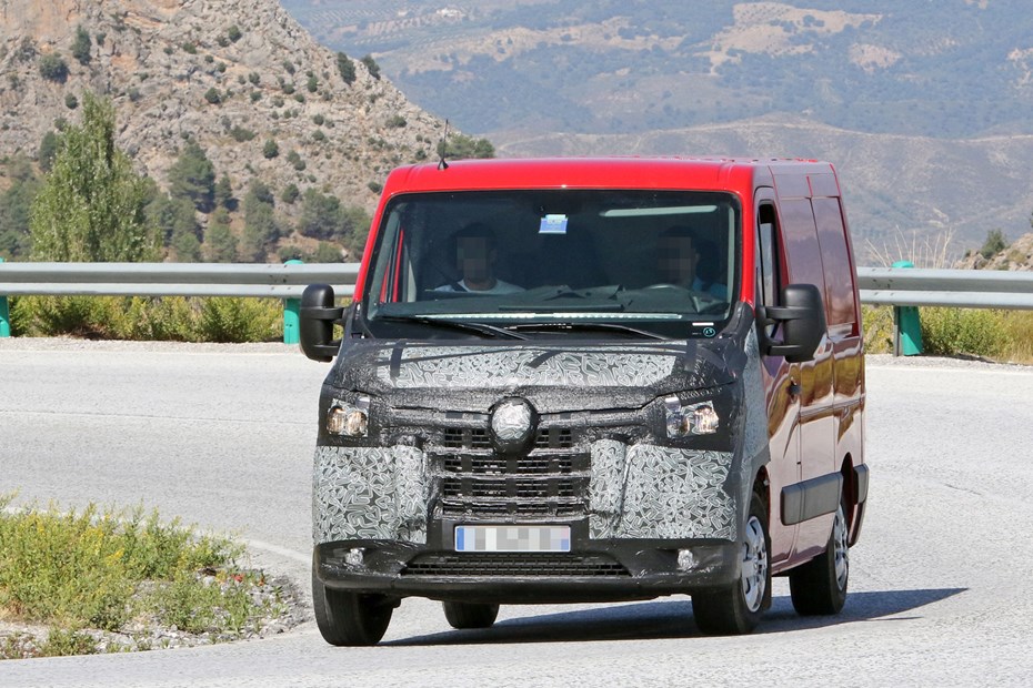 New Renault Master, Nissan NV400 and Vauxhall Movano – first spy photos of  large van facelift