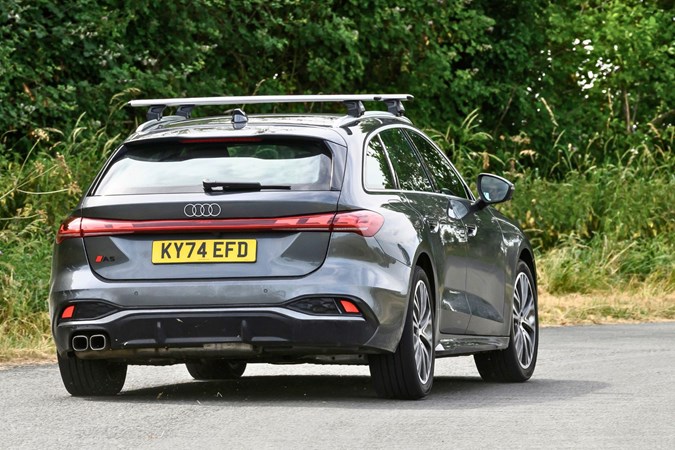 Thule WingBar roof bars on Audi A5 Avant