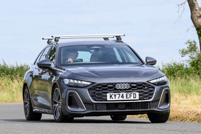Thule Wingbar Evo roof bars on Audi A5 Avant