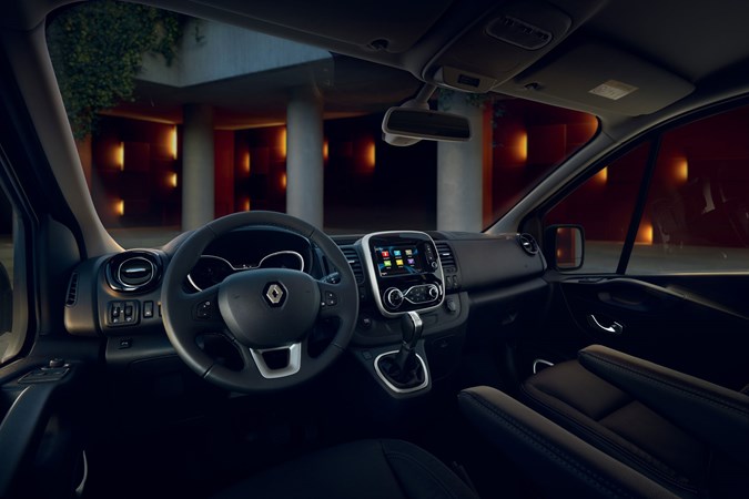 Renault Trafic 2019 facelift - cab interior