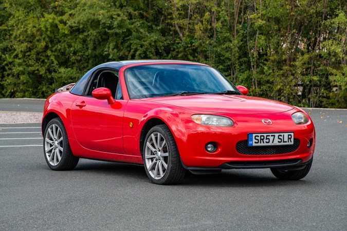 Mazda MX-5 Mk 3 photographed with Pentax DSLR