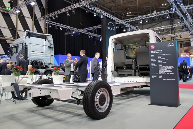 MAN TGE Flatframe Chassis Cowl at the CV Show 2019 - rear view, low