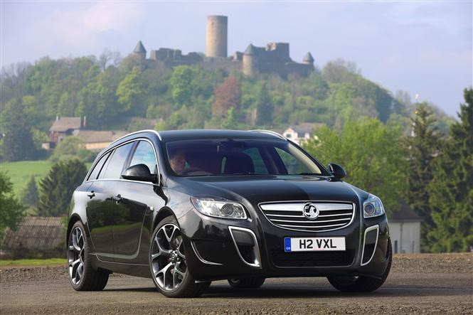 Vauxhall Insignia VXR Sports Tourer - fast estate cars