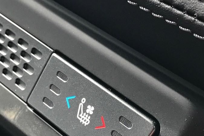 2019 SsangYong Musso heated seat switch