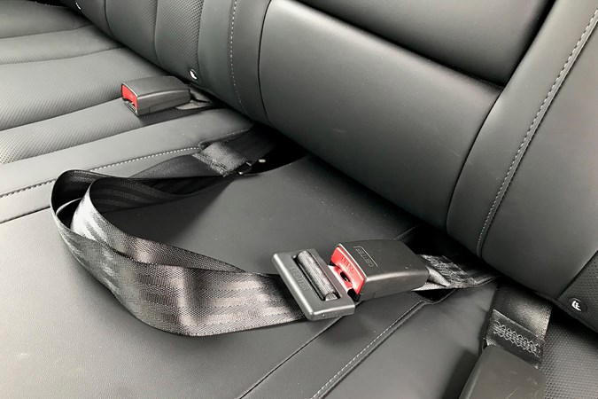 SsangYong Musso centre rear seatbelt - lap belt - Saracen, nappa leather