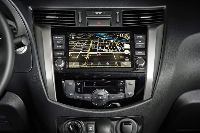 2019 Nissan Navara - new Nissan Connect infotainment system with Apple CarPlay and increased smartphone integration