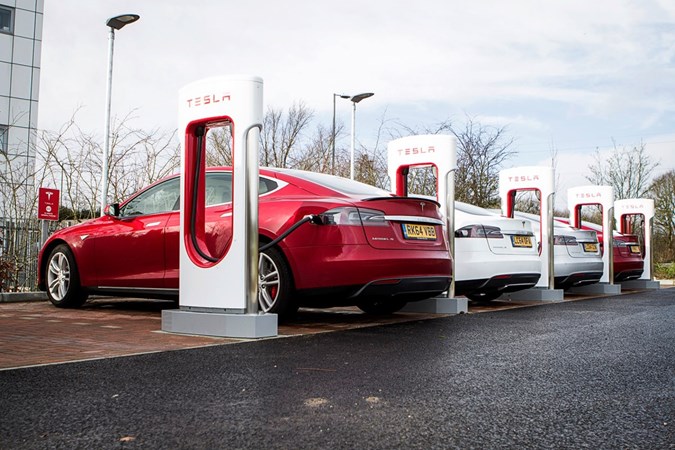 Tesla Supercharger line-up - What is miles per pound