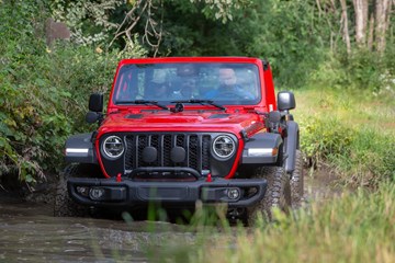 Jeep Gladiator off-road pickup truck review