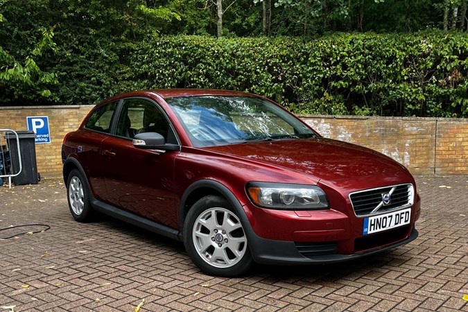 A Volvo C30 after being cleaned with Autobead Shampoo