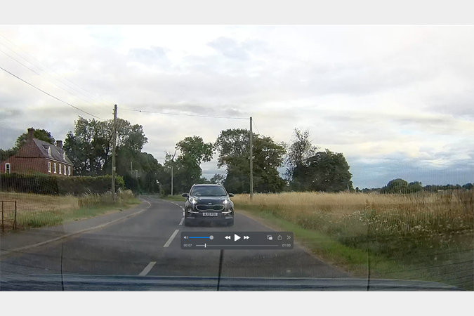 Thinkware Q1000 rear camera footage screenshot