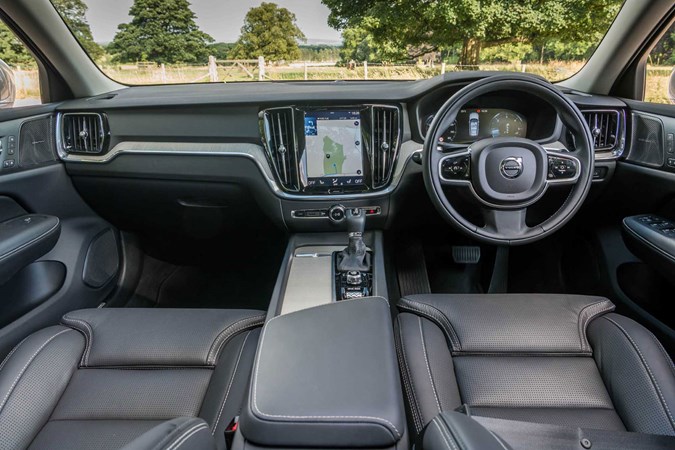 2019 Volvo V60 interior