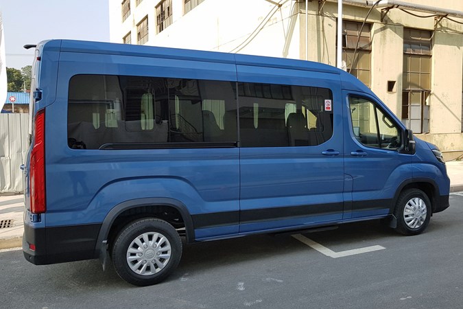 LDV Maxus Deliver 9 - rear side view, minibus, blue, test drive in China, 2020