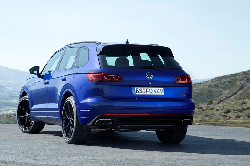 Volkswagen Touareg R: first details of this 155mph SUV