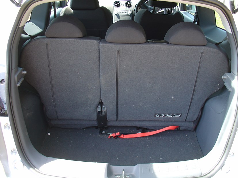 Darts bord zomer Used Mitsubishi Colt CZT (2005 - 2008) boot space & practicality | Parkers
