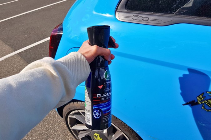 Aaron Hussain testing the Turtle Wax mist detailer