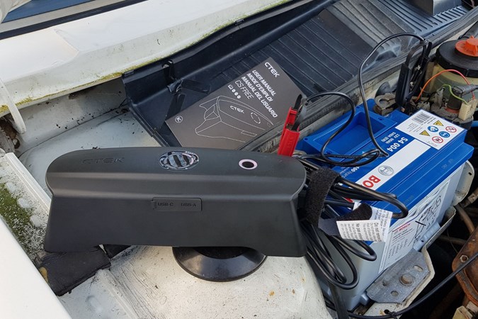 CTEK CS FREE attached to Audi battery