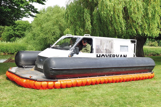 Ford Transits Hovervan 2