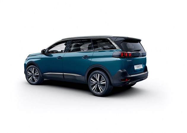 2020 Peugeot 5008 rear three quarter