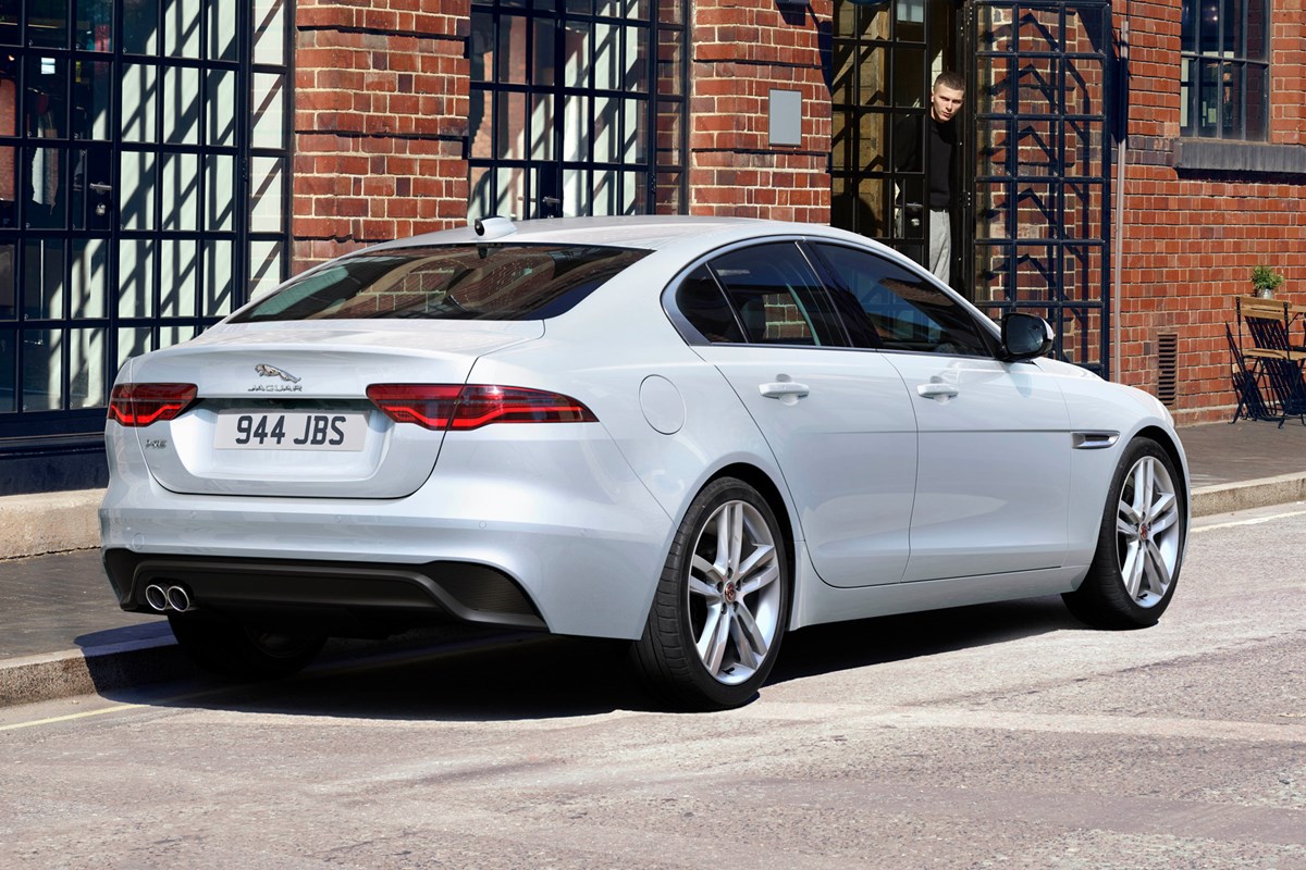 Jaguar xe outlet hybrid 2021