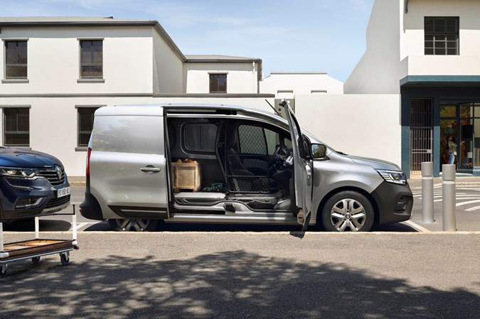 New Renault Kangoo - 2021/2022 - Open Sesame side access, silver, street