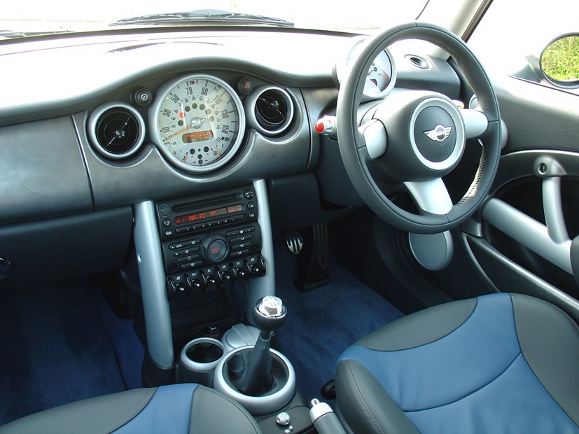 2002-2006 MINI Cooper hatchback