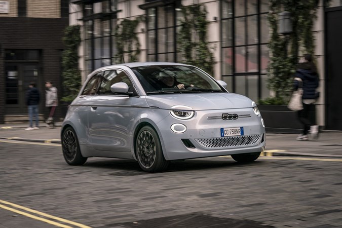 Fiat 500 Electric (2020) driving
