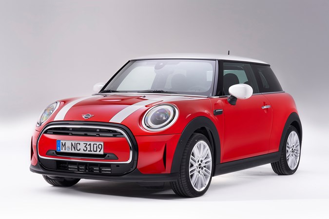 2021 MINI facelift, Chili pack, red