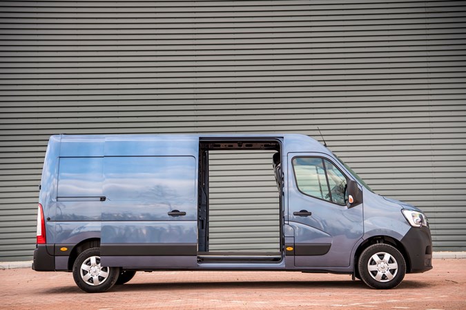 Long-wheelbase vans - Renault Master