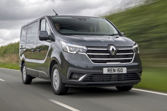 2021 Renault Trafic - front tracking