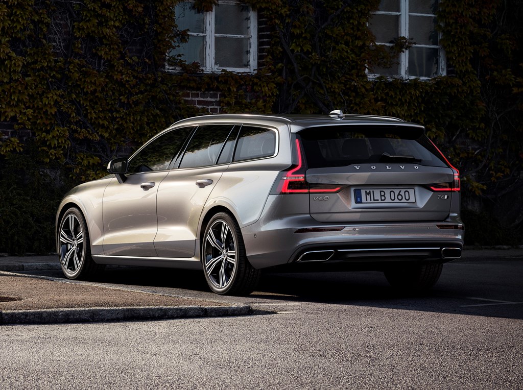 Volvo V60 Review (2024) | Hybrid-hero Estate Returns