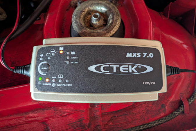 CTEK MXS 7.0 charging