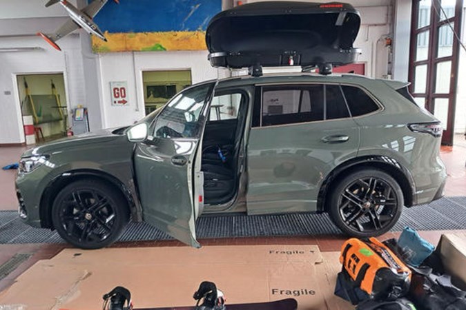 roof box installed on VW Tiguan