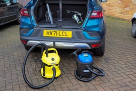 Car vacuum cleaner group test