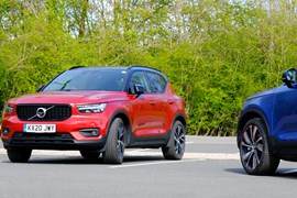 Pair of Volvo XC40s